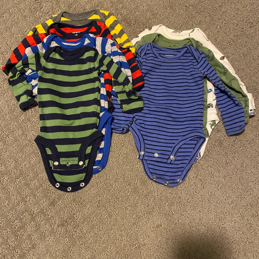 Carter’s NB onsies